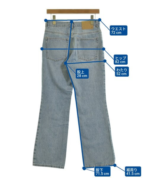 Mila Owen ยีนส์