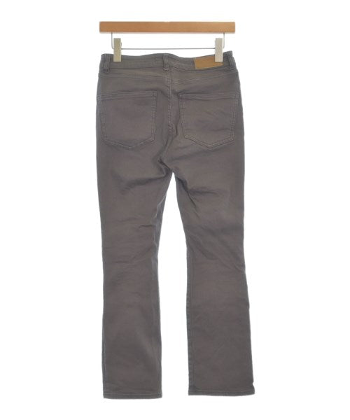 Mila Owen ยีนส์