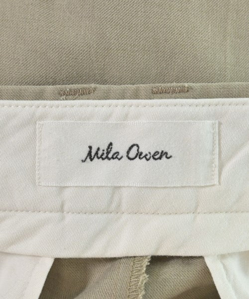 Mila Owen กางเกงขาสั้น