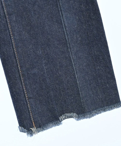 Mila Owen ยีนส์