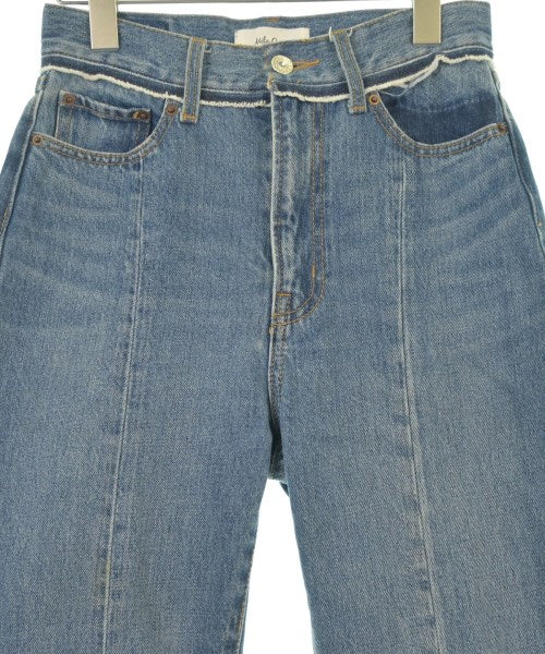 Mila Owen ยีนส์