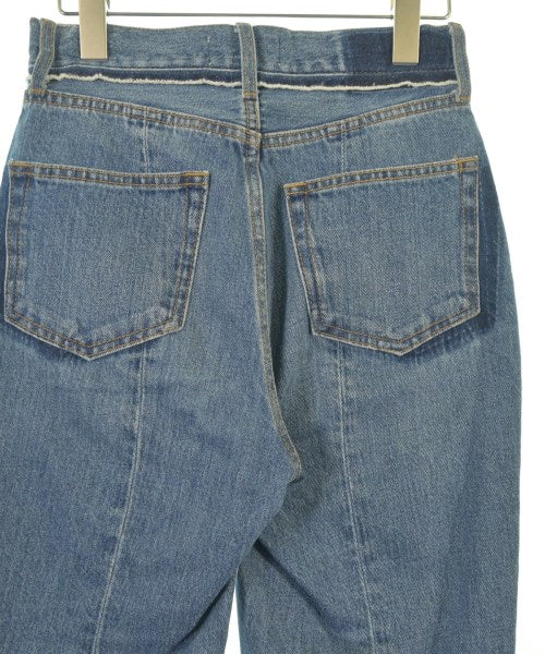 Mila Owen ยีนส์