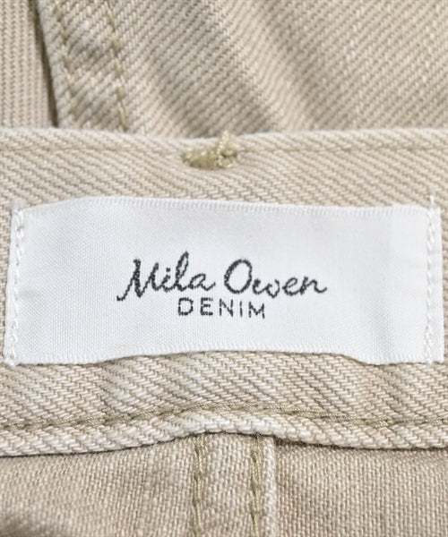 Mila Owen ยีนส์