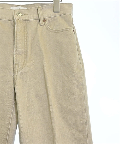 Mila Owen ยีนส์