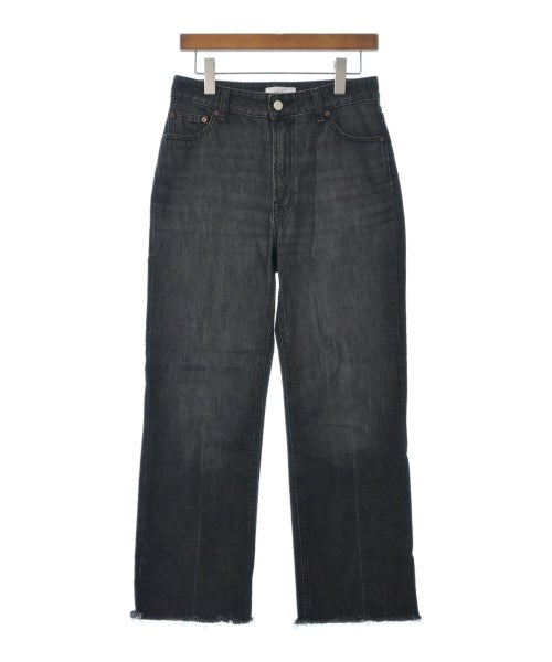 Mila Owen ยีนส์