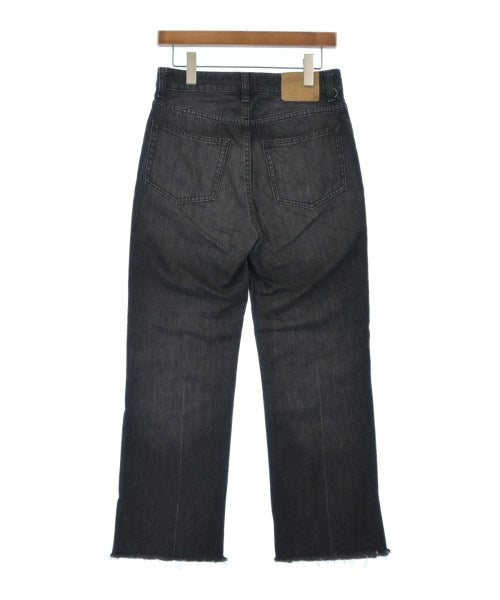 Mila Owen ยีนส์