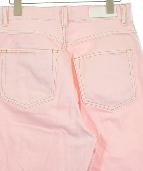 Mila Owen ยีนส์