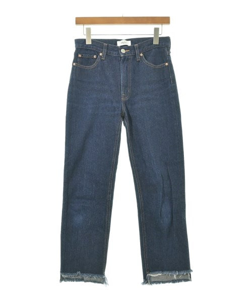 Mila Owen ยีนส์