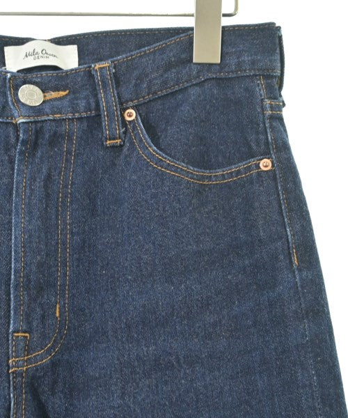 Mila Owen ยีนส์