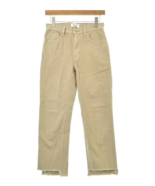 Mila Owen ยีนส์