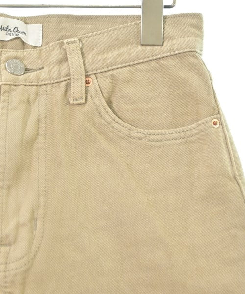 Mila Owen ยีนส์