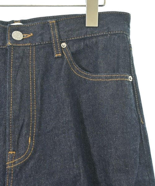 Mila Owen ยีนส์