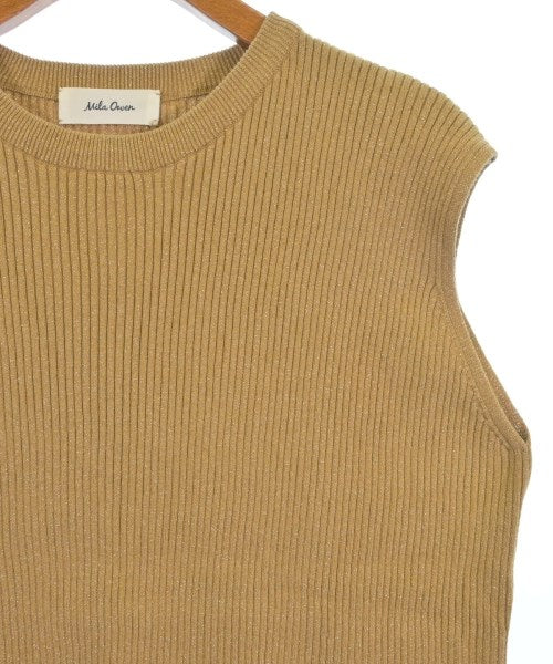 Mila Owen เสื้อแขนกุด