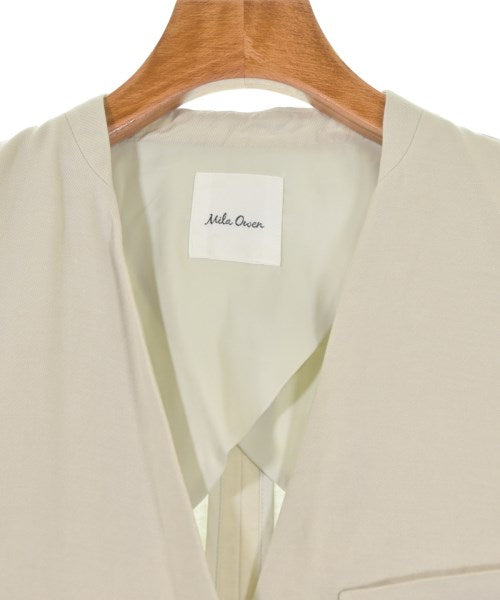 Mila Owen แจ็คเก็ตไม่มีปก