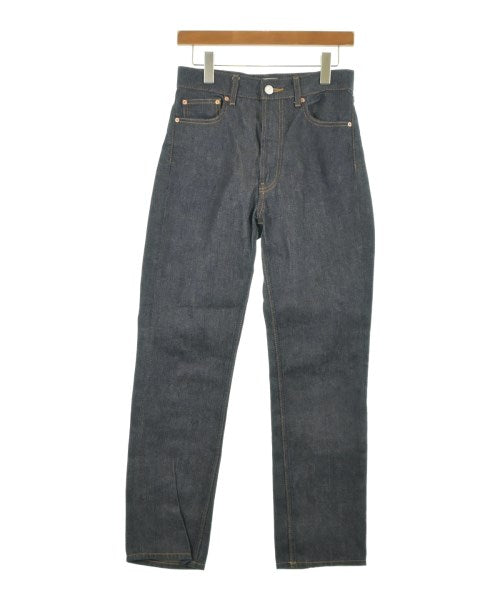 Mila Owen ยีนส์