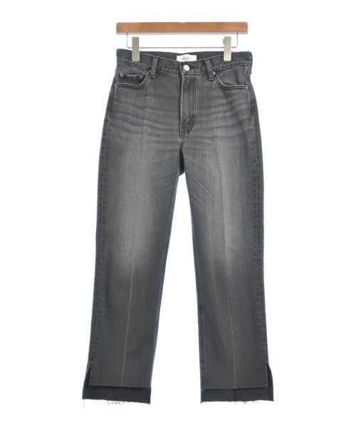 Mila Owen ยีนส์