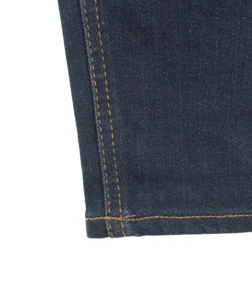 Mila Owen ยีนส์