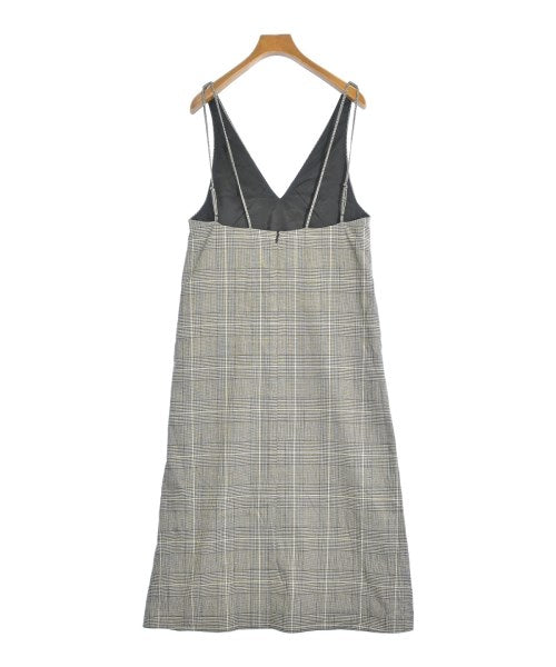 Mila Owen ชุดเดรส