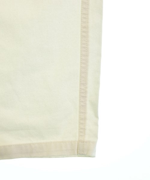 Mila Owen ยีนส์