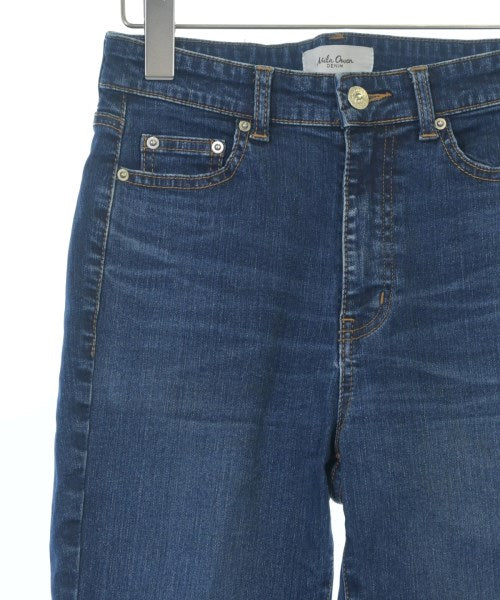 Mila Owen ยีนส์