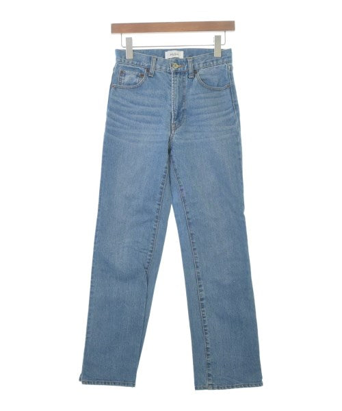 Mila Owen ยีนส์