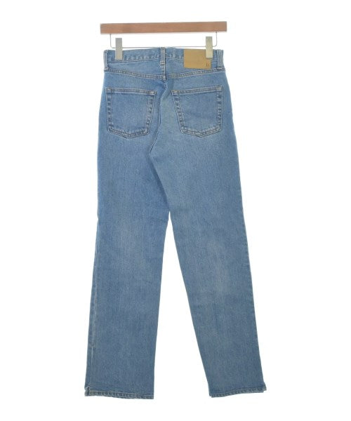 Mila Owen ยีนส์