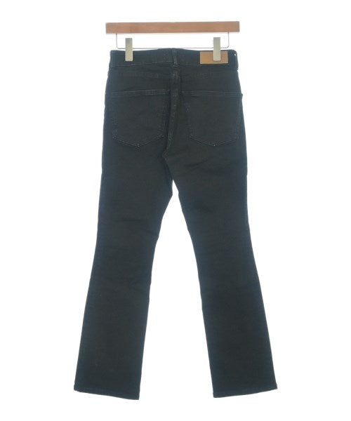 Mila Owen ยีนส์