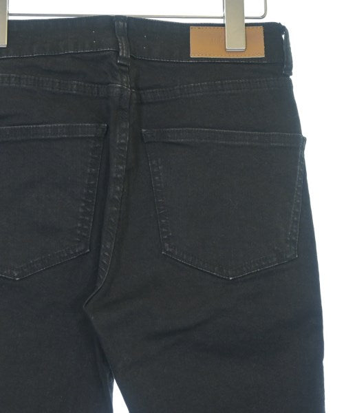 Mila Owen ยีนส์