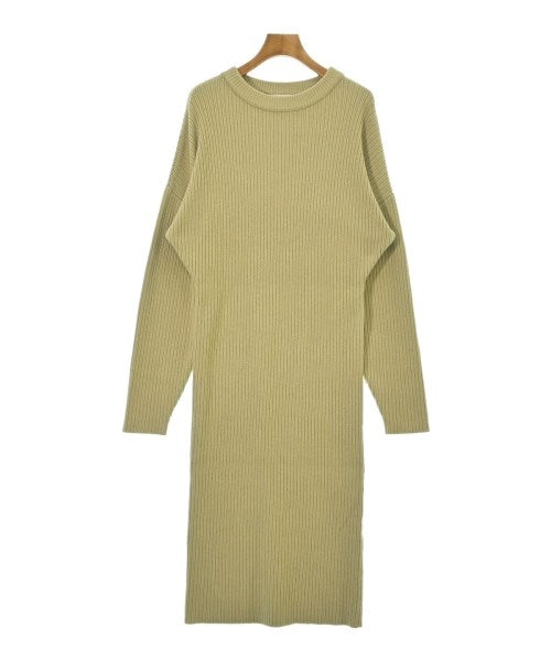 Mila Owen ชุดเดรส