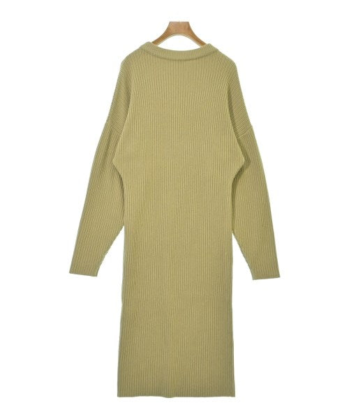 Mila Owen ชุดเดรส