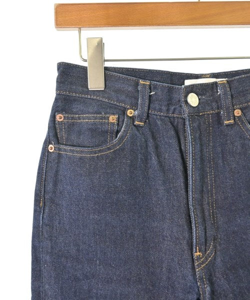 Mila Owen ยีนส์