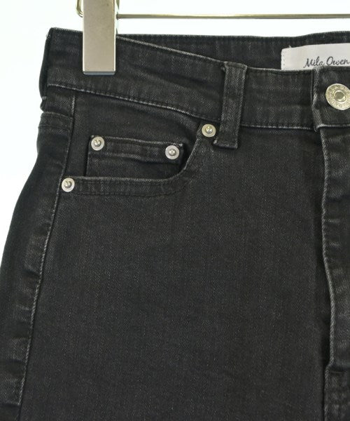 Mila Owen ยีนส์