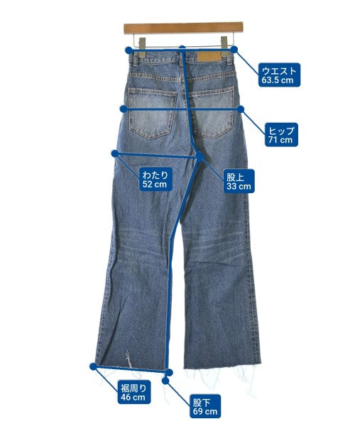 Mila Owen ยีนส์