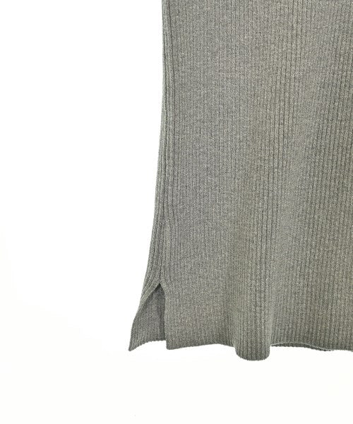 Mila Owen เสื้อแขนกุด