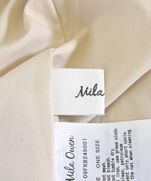 Mila Owen กระโปรงสั้น