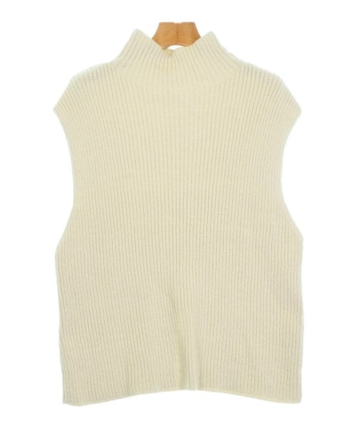 Mila Owen เสื้อแขนกุด