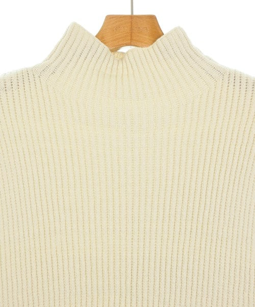 Mila Owen เสื้อแขนกุด