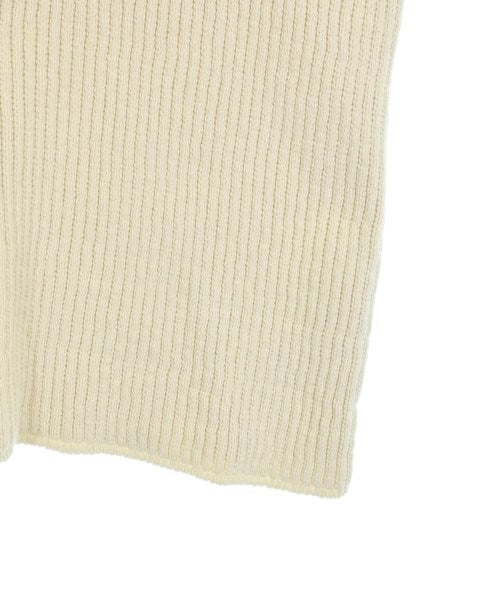 Mila Owen เสื้อแขนกุด