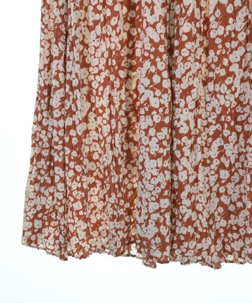 Mila Owen ชุดสูทแบบครบเซต (อื่นๆ)