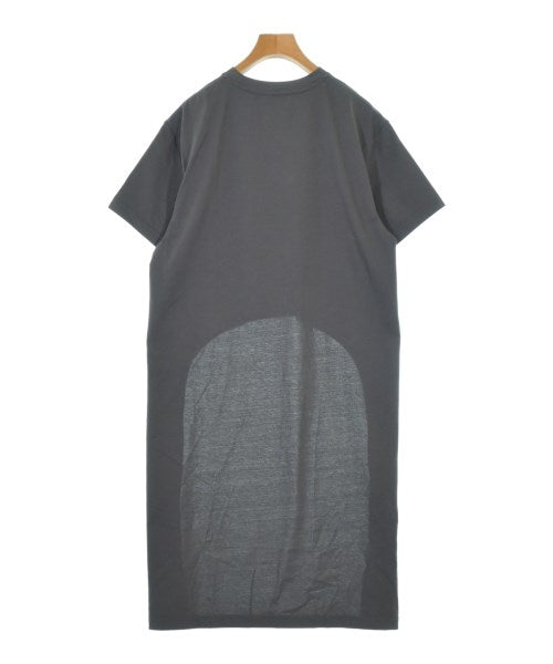 Mila Owen เสื้อยืด/เสื้อท็อปส์