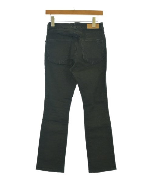 Mila Owen ยีนส์