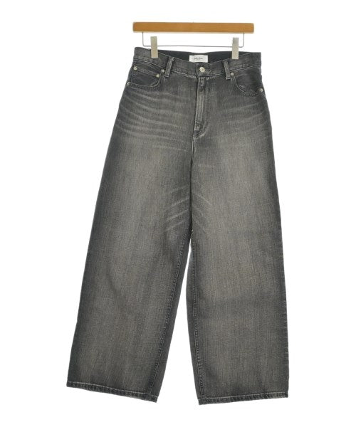 Mila Owen ยีนส์