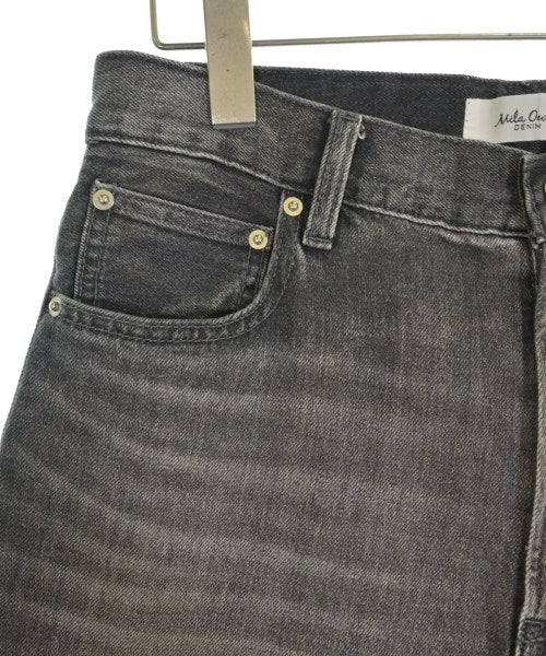 Mila Owen ยีนส์