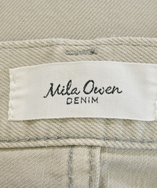 Mila Owen ยีนส์