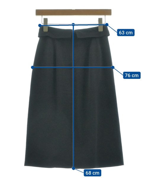 Debut de Fiore กระโปรงยาวถึงเข่า