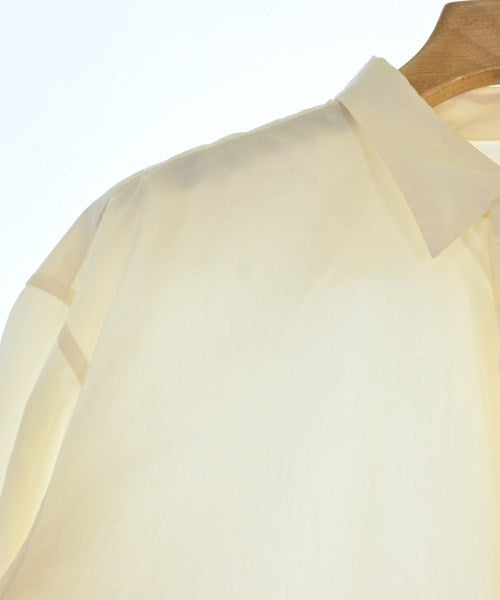 UNIVERSAL PRODUCTS เสื้อลำลอง