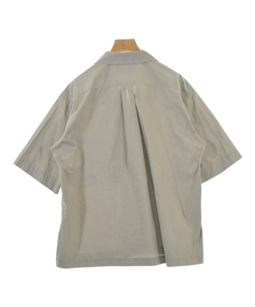 UNIVERSAL PRODUCTS เสื้อลำลอง