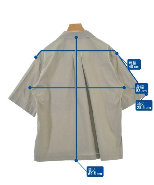 UNIVERSAL PRODUCTS เสื้อลำลอง