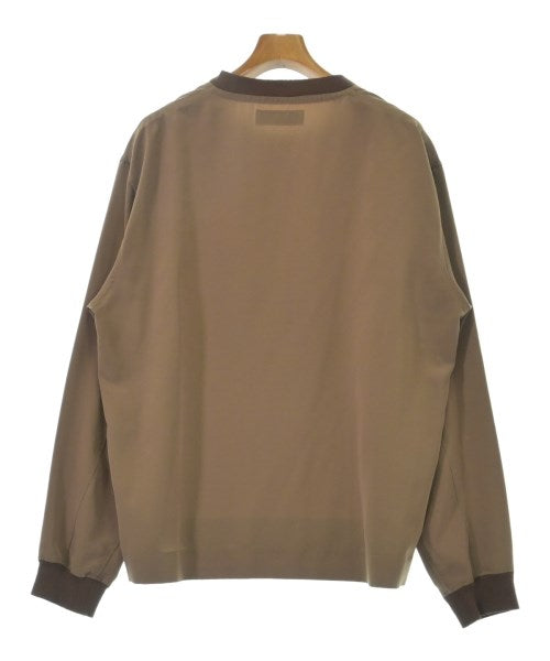 UNIVERSAL PRODUCTS เสื้อลำลอง