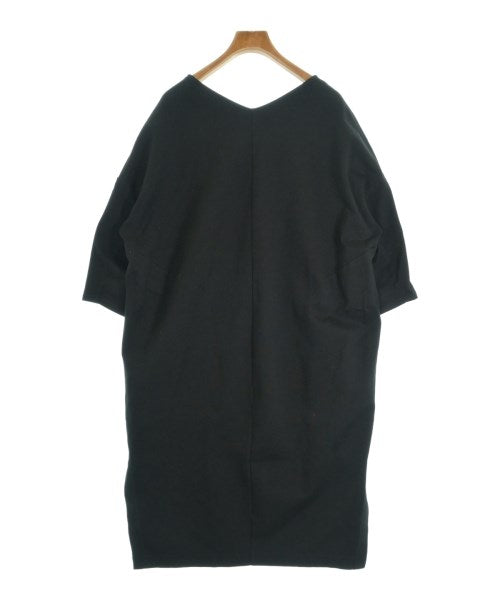 La grande couturiere de tiara ชุดเดรส